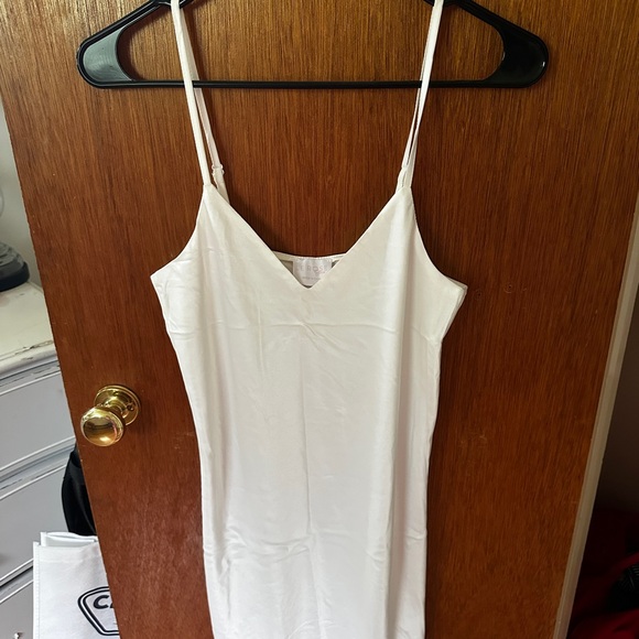 COPY - Le Rose Maya Robe - Picture 6 of 8